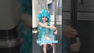 El comportamiento de la niña llamó la atención de todos.#cosplay #shortsviral