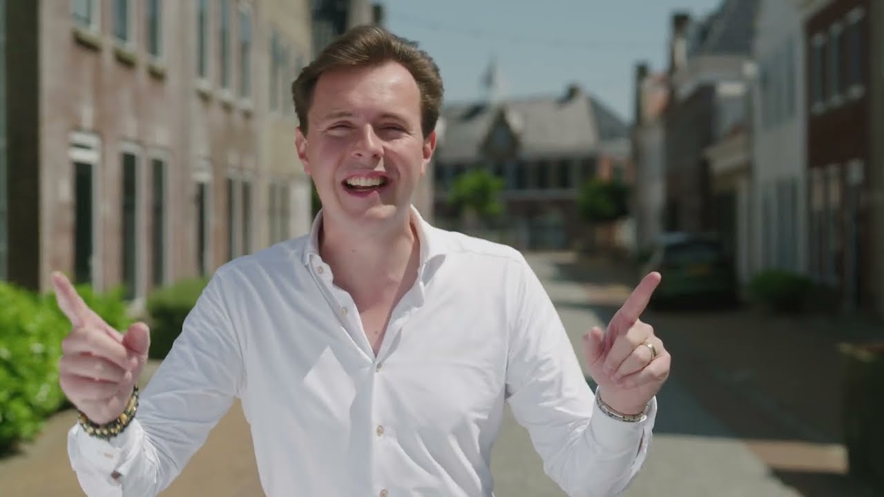 Gaatze Bosma brengt zomersemeezinger uit “Zeil je voor het eerst”