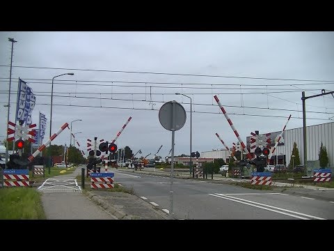 Spoorwegovergang Etten-Leur // Dutch railroad crossing