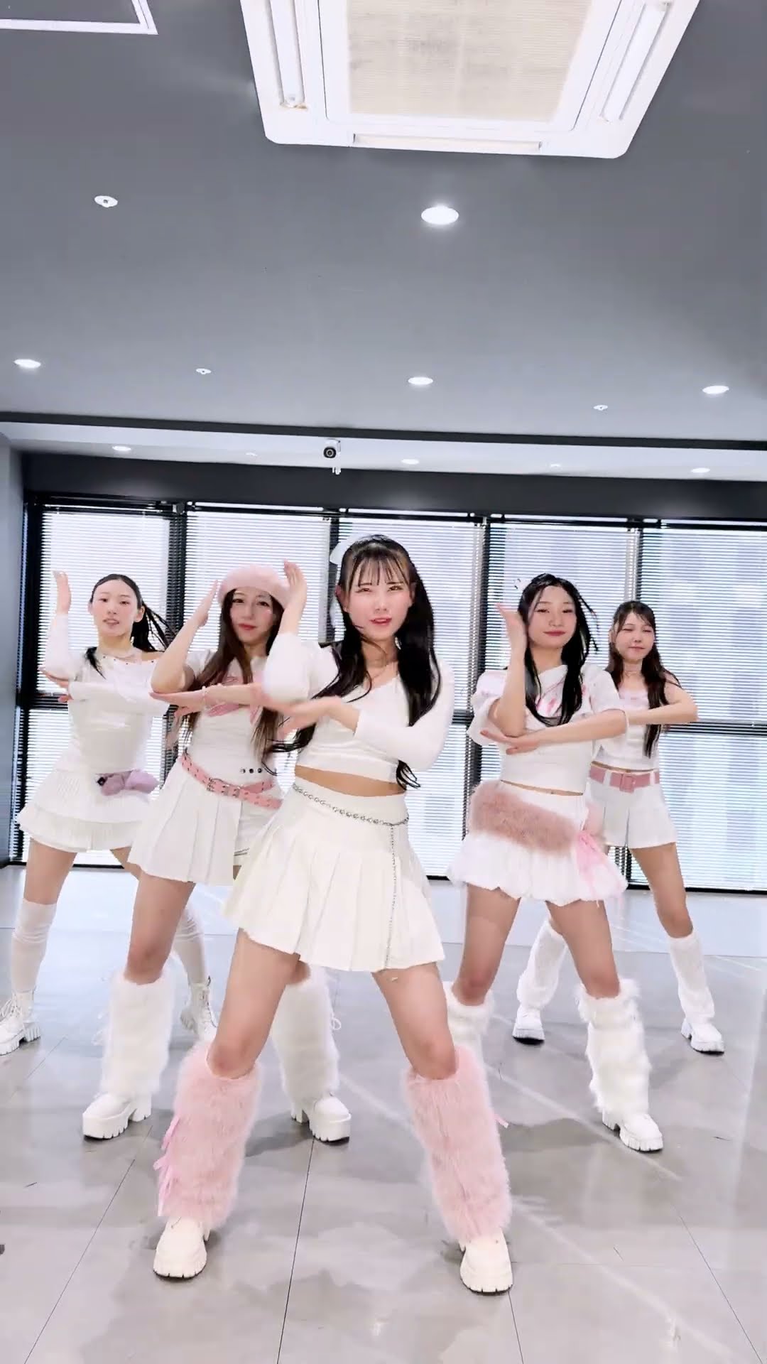 keep on surfing💕 #404 #NewEra #KiiiKiii #키키 #KiiiKiii_404