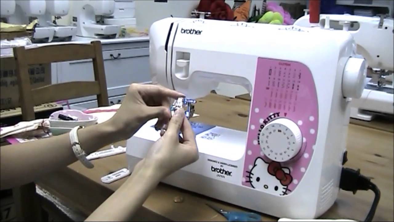 [brother] 機械式縫紉機 - 短片教學6 開鈕門、釘鈕 (一步開鈕門)