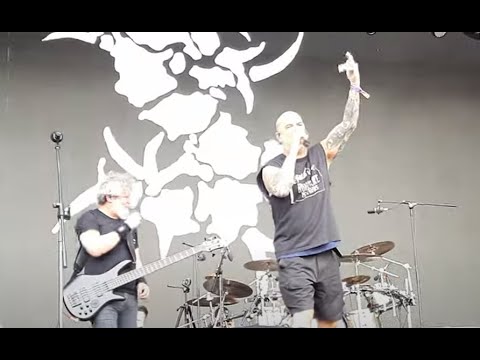 Sepultura performed w/ Phil Anselmo, Scott Ian and Matt Heafy at ‘Knotfest Brasil‘ - video on line