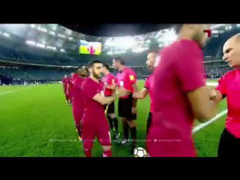 لحظة مصافحة لاعبين منتخب القطري مع المنتخب البحريني خليجي 23