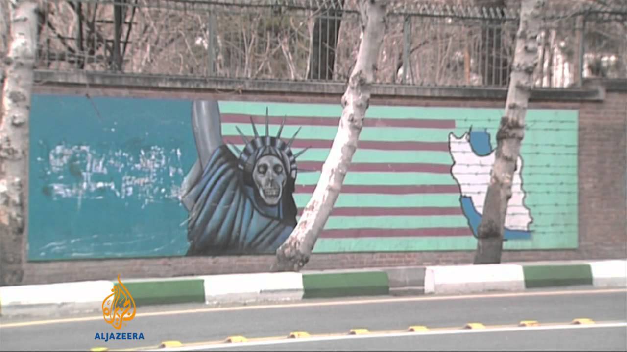 مجمع السفارة الأمريكية في طهران عالق في الزمن