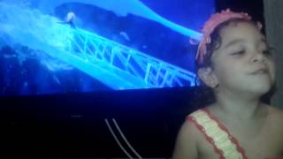 Bela Cantando Let It Go