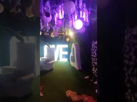 عمان عبدون بجانب تاج مول يولو كافيه