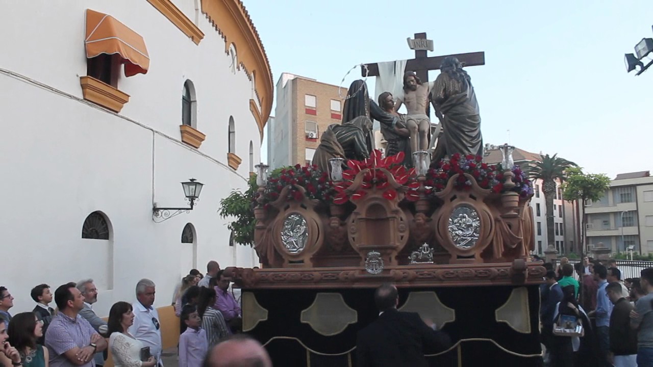 Descendimiento en Plaza de Toros | Semana Santa Linares 2017 @AngelRescatero