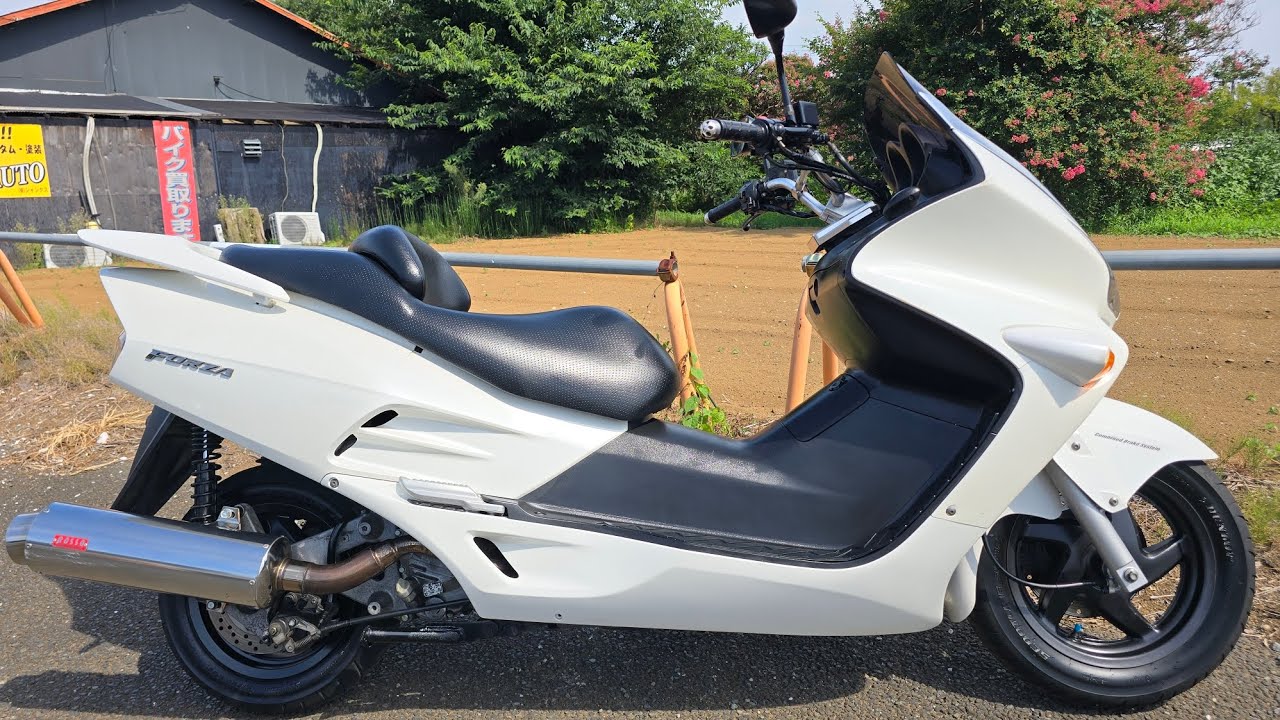 ホンダ フォルツァ MF06 2002年式 ROSSOマフラー エンジン始動 空ぶか ホンダ フォルツァ MF06 2002年式 ROSSOマフラー エンジン始動 空ぶか