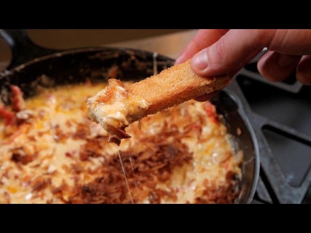 One-Skillet Pimento Cheese Dip | Rachael Ray Show