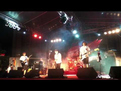 2012.09.08-屋頂音樂節-滅火器-let's go