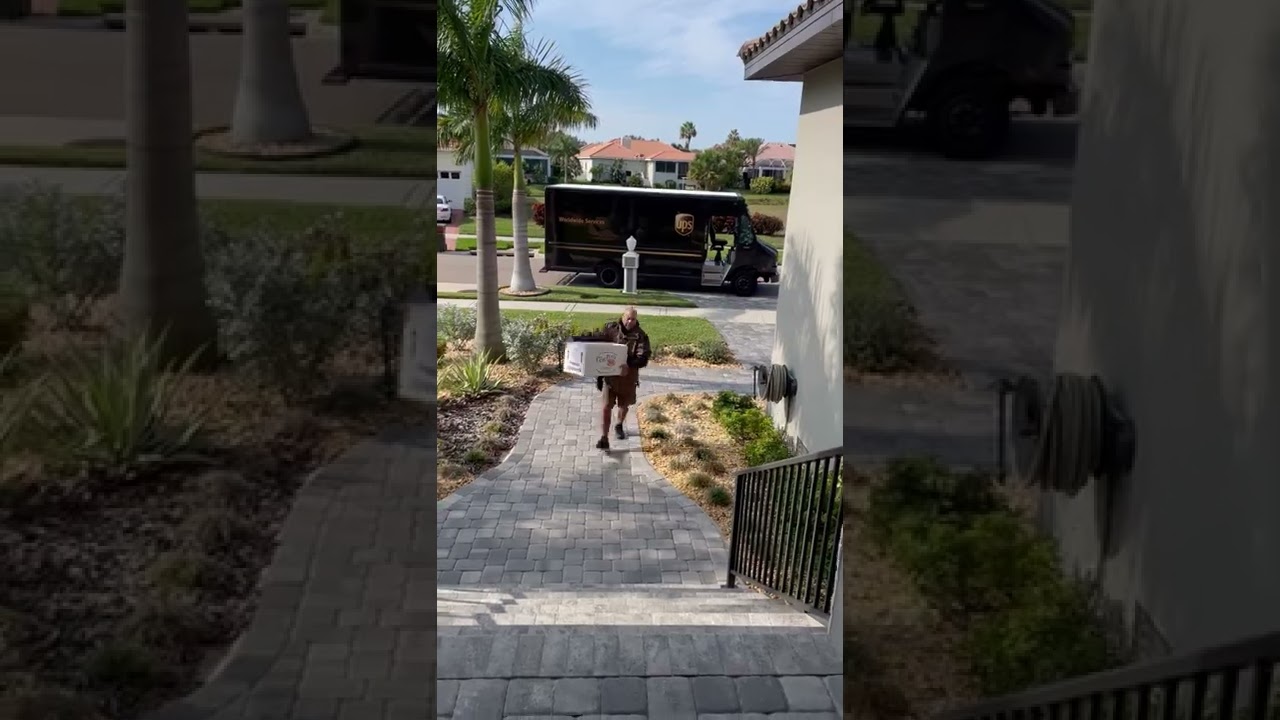 The Crab Place Delivers Fresh Seafood To Your Home!