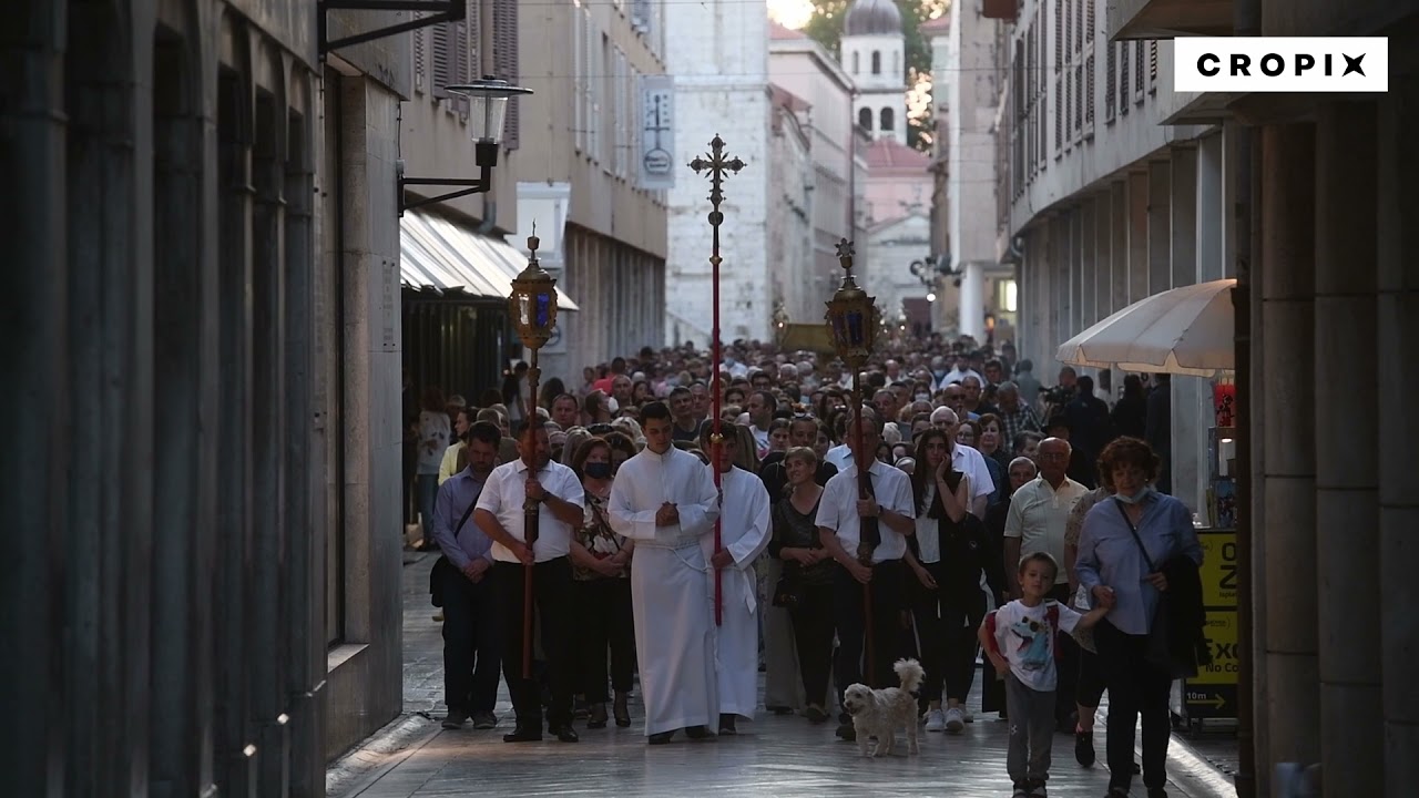 Procesija ulicama Poluotoka povodom blagdana Tijelovo