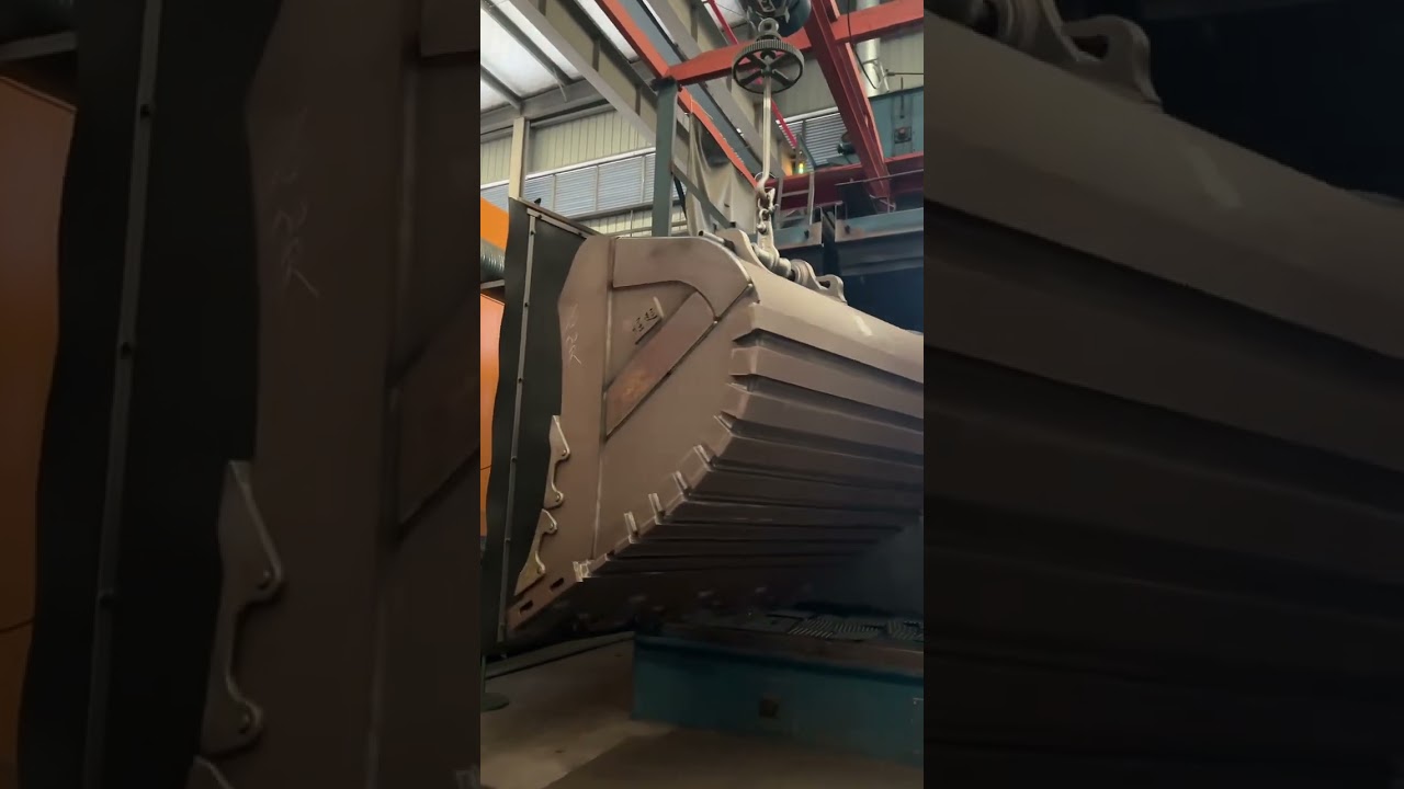 Customized SDG 6550-3.2 cubic meter mining bucket. 