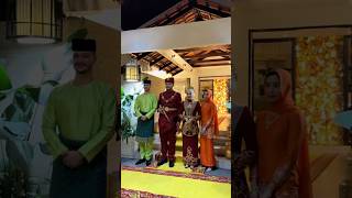 Anggun dan bergaya Tunku Tun Aminah dan suaminya ketika hadir istiadat berinai YM Raja Sarina