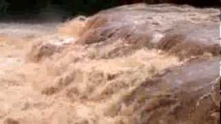 Salto Tabay, Jardín América, Misiones (Argentina). Crecida del 03-01-14. (Vídeo 2)
