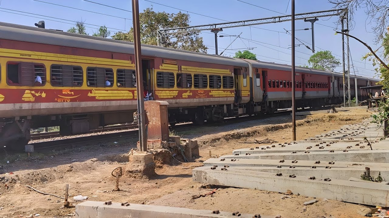 22553 Antyodaya Express || Raxaul - Lokmanya Tilak (T) !!!
