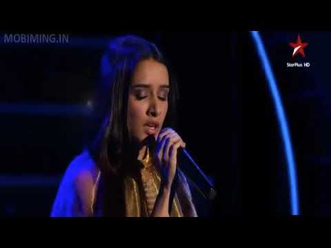 Shraddha kapoor first stage live performance(Galliyan)