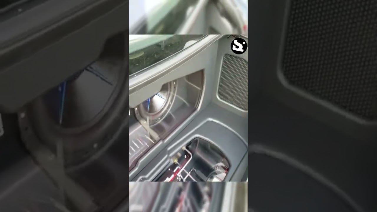 Trunk Setup with Accuair on a Infiniti G35 