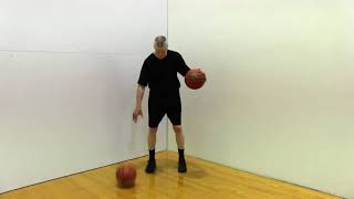 Man Shows Amazing Coordination While Dribbling Two Basketballs Simultaneously - 1213701-2
