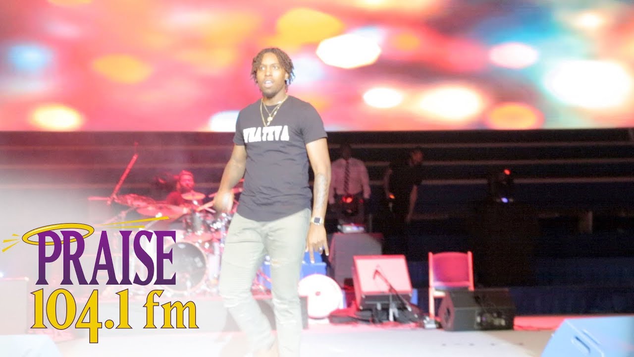 Willie Moore Talks With Echelon Knoxx At The 10th Annual Spirit Of Praise