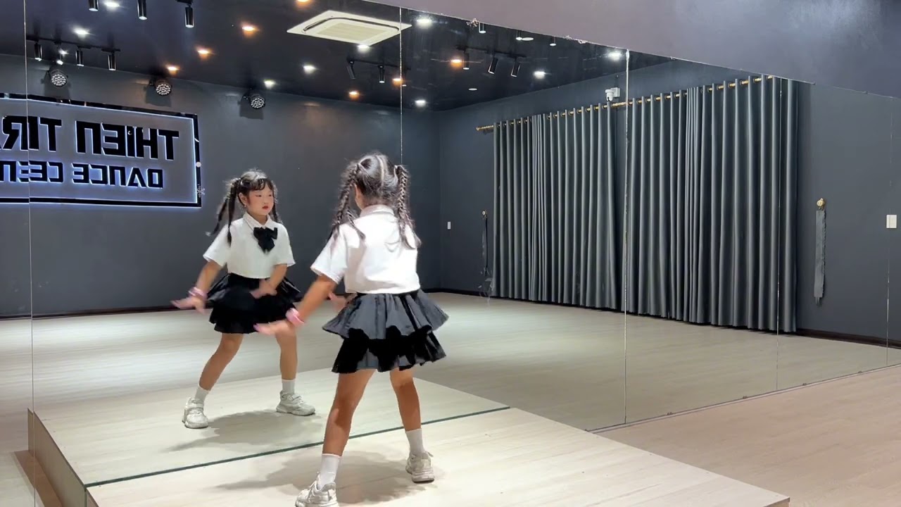 Nhảy Em yêu thầy cô trường lớp bạn bè | Bé Tú Linh | Biên đạo : Thien Trang