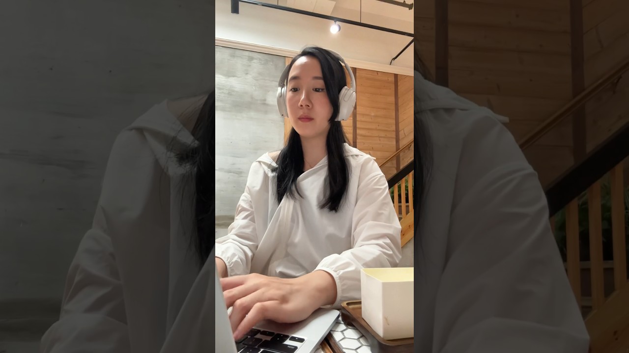 design with me at a cafe 🎧💻🥪☕️ 