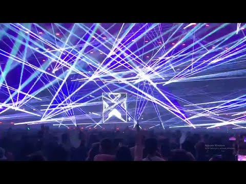 The right guy is already here. Treat others the way you want to treated. I try to be me. Разница между try to do и try doing. I try to be me.