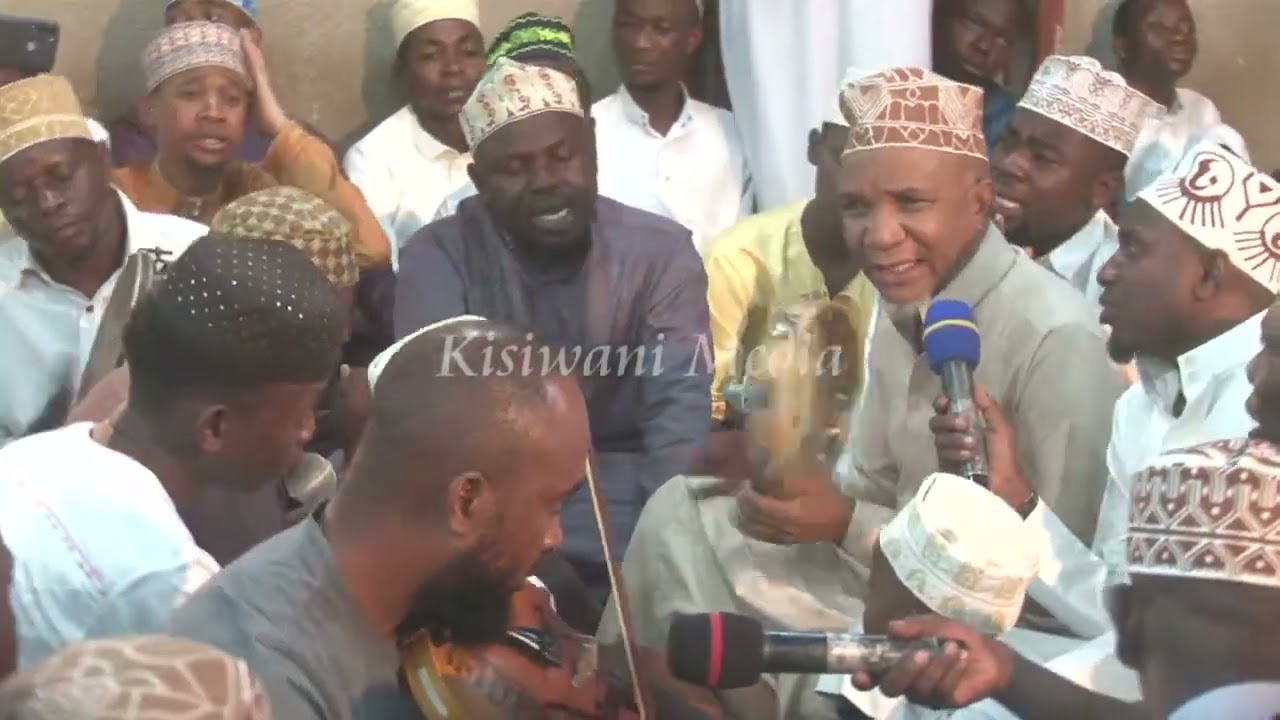 Sh Yahya Vumbi Akiwa na kikosi kizima cha Neematu Ridhwa - Kazaliwa maka(Qaswida)