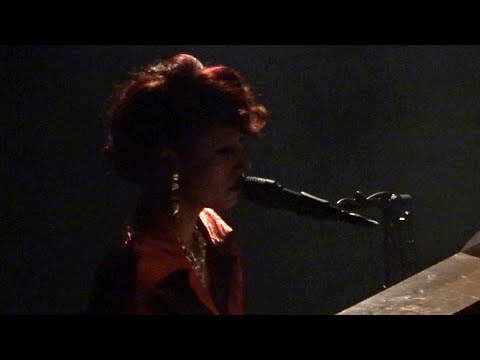 RAYE - Ice Cream Man (acoustic), Tolhuistuin Amsterdam 11-10-2022