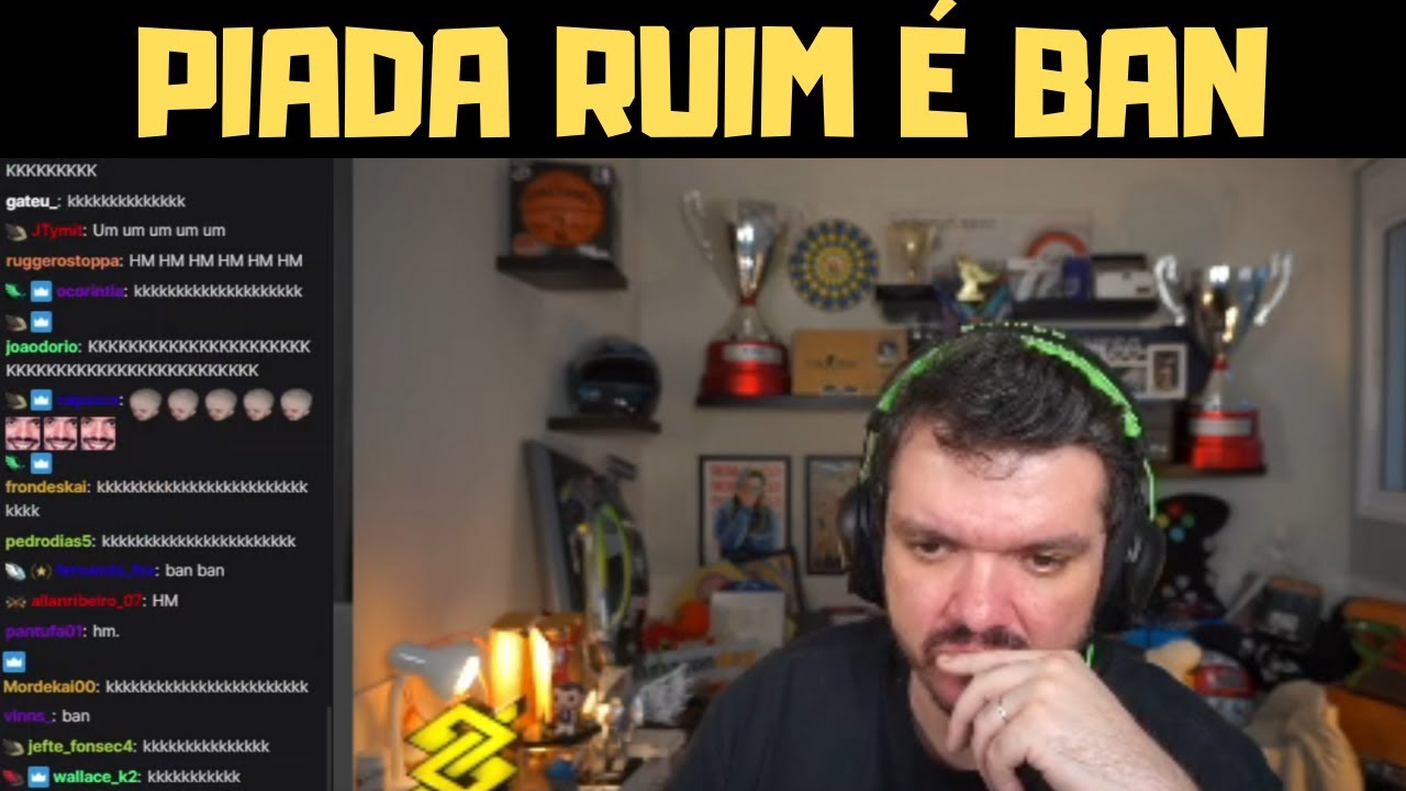 O QUE É UM PONTINHO AMARELO TOCANDO VIOLÃO ?
