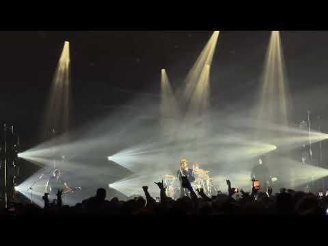 Putar Lily & The Moon - Live in Melbourne, AUS - Thornhill