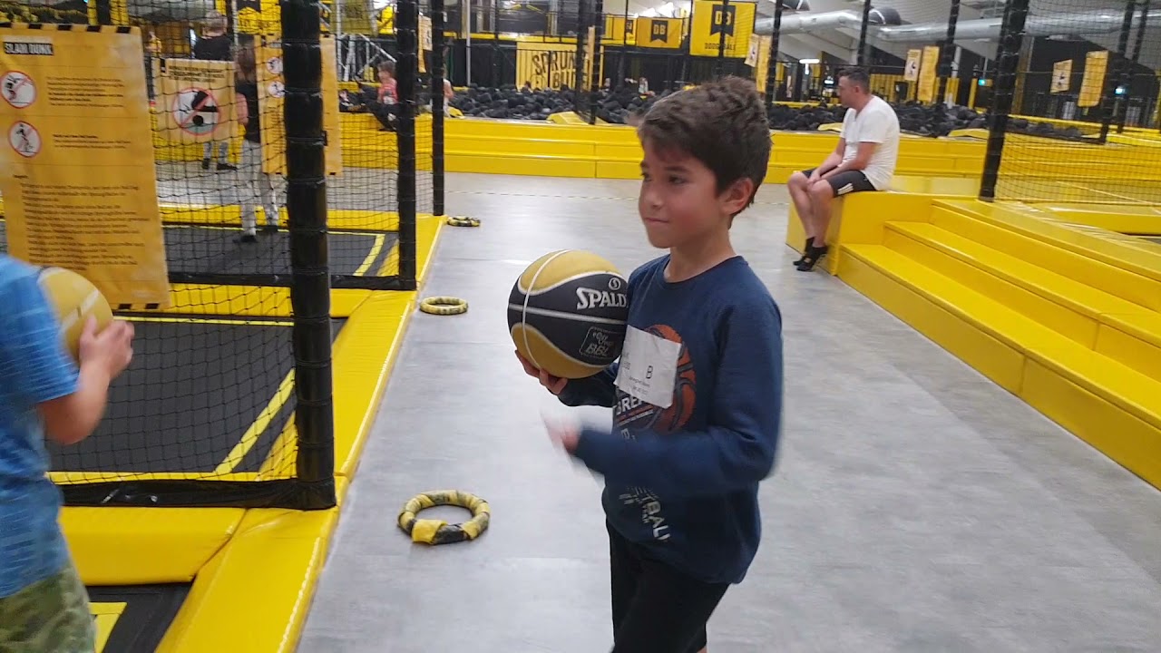 In der Sprungbude Saltos und rück werz Saltos😎😎😎👍👍👍👍