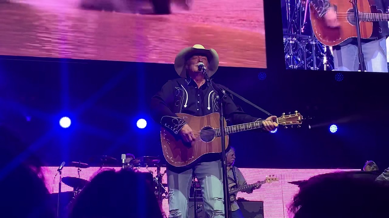 Alan JacksonChattahoochee YouTube