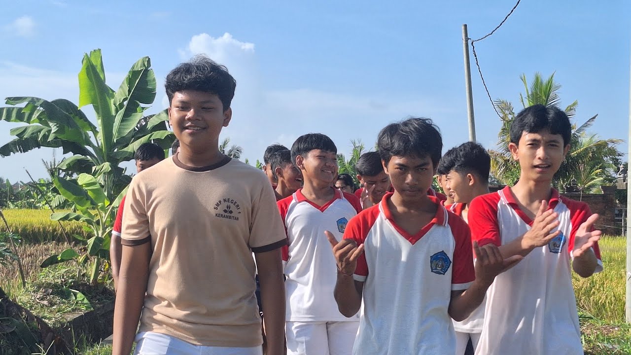Jalan Santai Bersama Siswa - siswi SMPN 1 Kerambitan , Tabanan, Bali