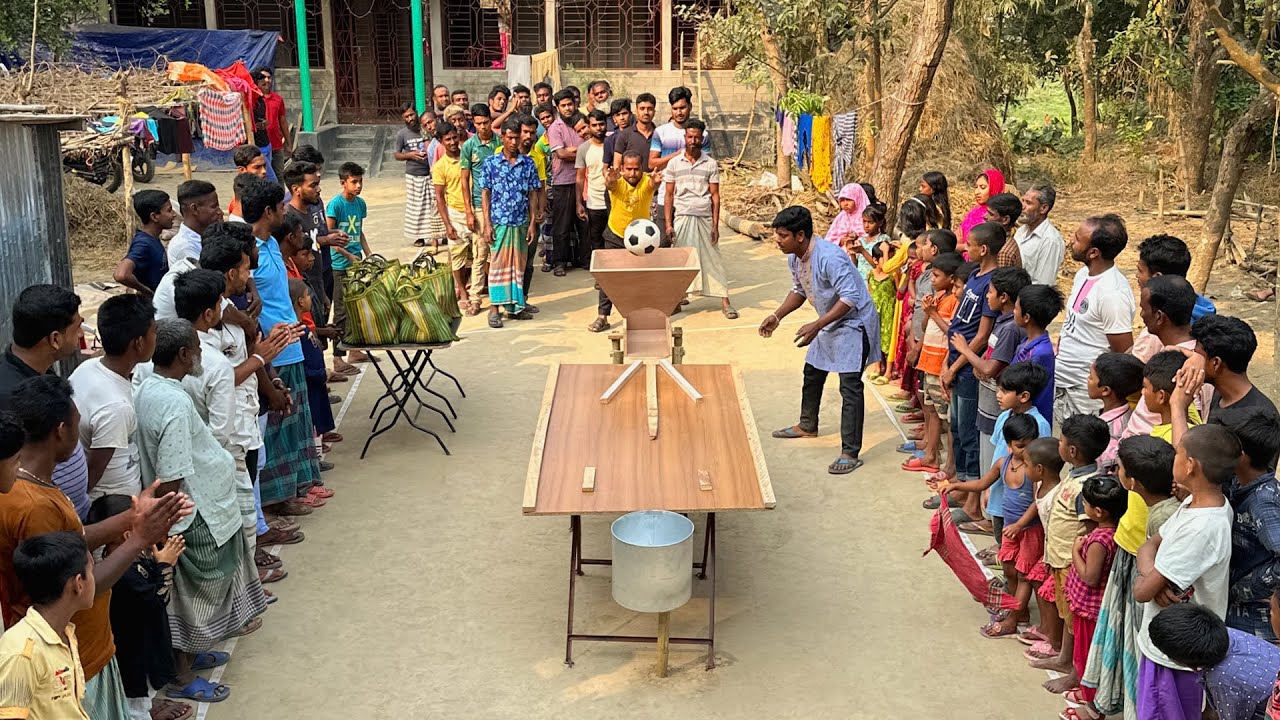 ধান ভাঙ্গানোর মেশিন দিয়ে গ্রামের চাচাদের একি আজব খেলা ? চ্যালেঞ্জ জিতলেই পুরস্কার ৫ কেজি চালের ব্যাগ