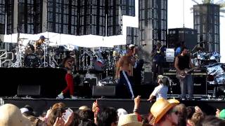 Download lagu Calle 13 - Atrevete - Coachella 2010