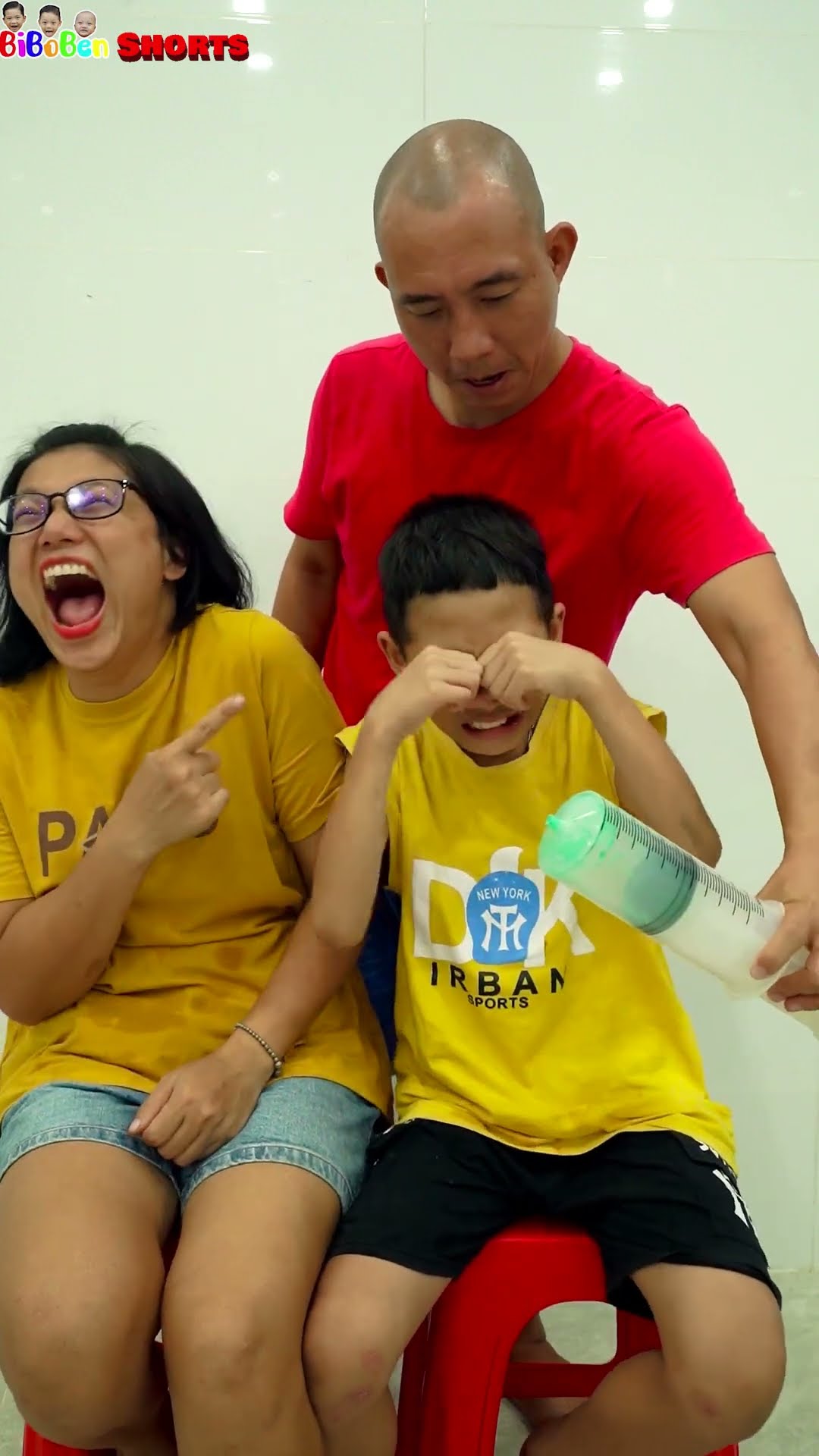 Funny video | Are you afraid of injections | Bạn có sợ tiêm không??