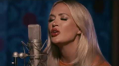 Papa Roach & Carrie Underwood - Leave A Light On