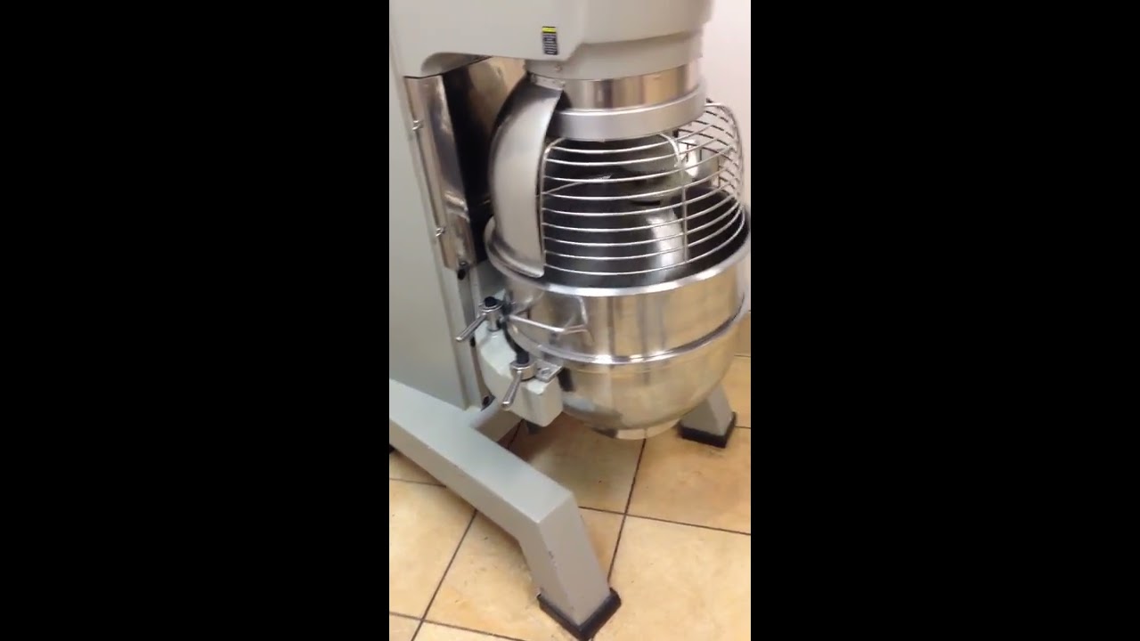 Globe SP62P Heavy Duty 60 Qt. Commercial Planetary Pizza Mixer