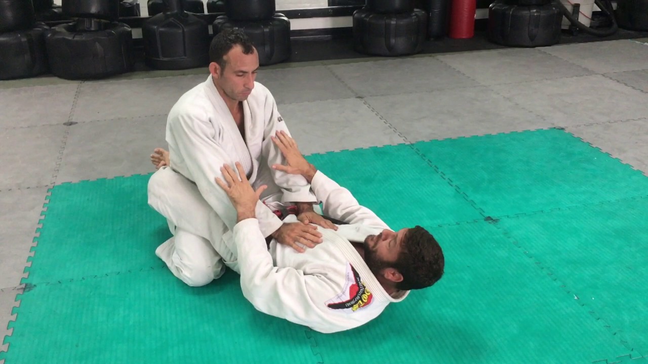 Jiu Jitsu Self Defence with Pereira Defending punches from the
