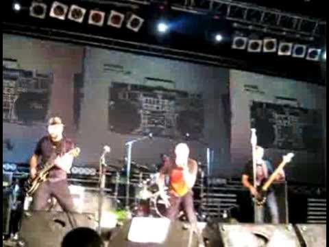 Группа бумбокс звезды не ездят в метро. Машина времени - "звезды не ездят в метро" (сингл). На заре табы бас. Звезды не ездят в метро бумбокс. Машина времени звезды не ездят в метро.