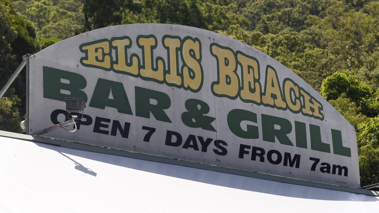 52 Pubs in 52 Weeks: Ellis Beach Bar & Grill