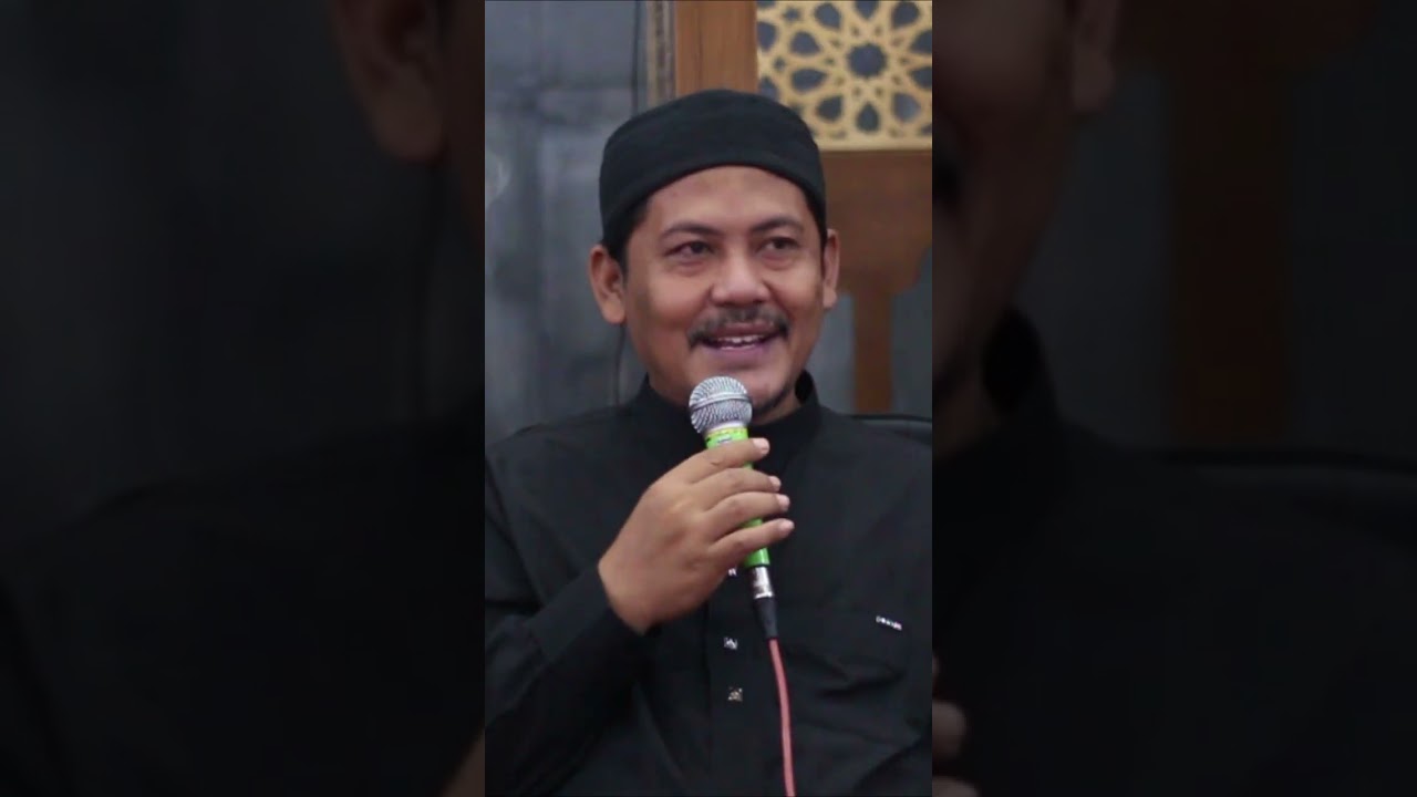 Zakat Fitrah - 8 Golongan yang Berhak Menerimanya. 