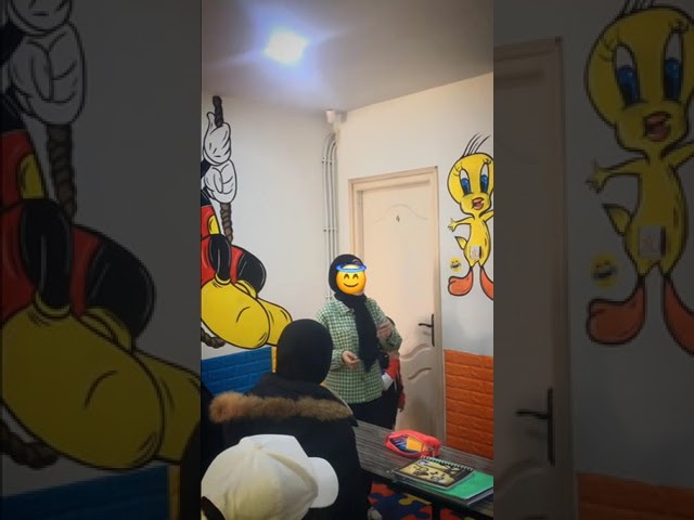 بهدف تخفيف التوتر النفسي لتلاميذ البكالوريا 🥶 قمت بدعوة صديقي يونس ليؤدي بعضا من عروضه الترفيهية 😁 .
