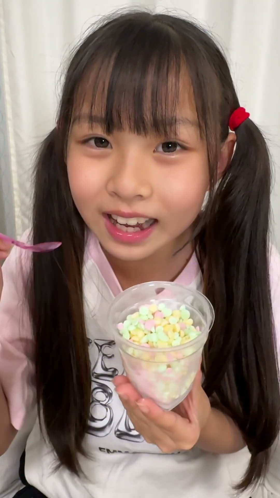 材料入れて回すだけ！手動アイスクリームメーカー！ - YouTube