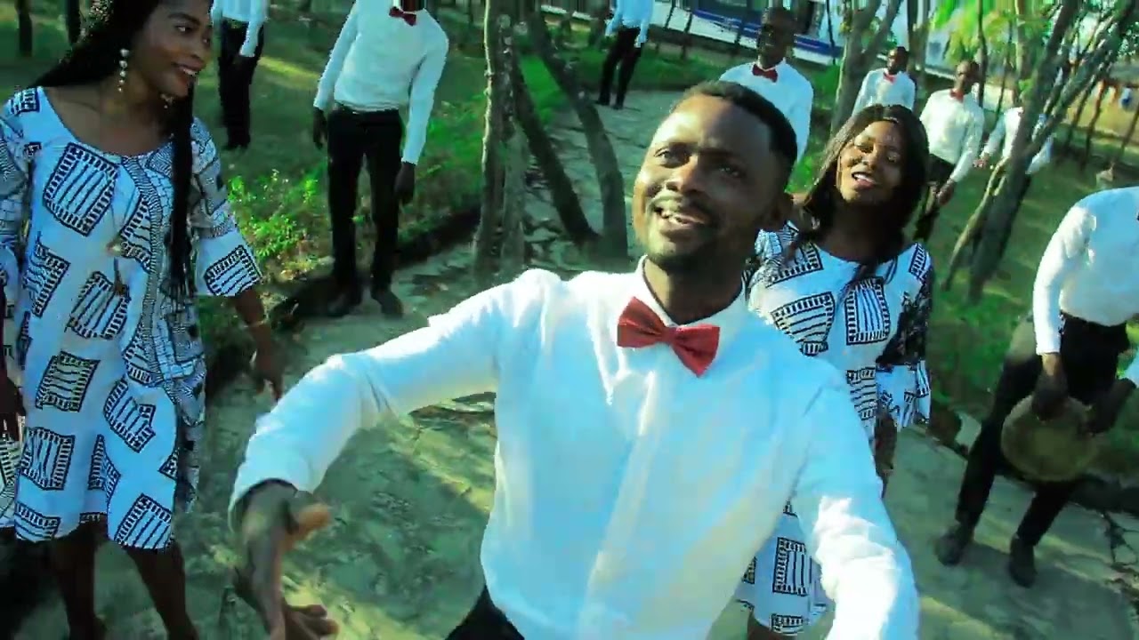 MFUMU YESU groupe chemin de la vie.ENA. Official clip by Mr Tshiaka