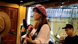 Video voorbeeld van "Aiokuri (アイオクリ : ส่งความรัก) | Cover by Tookta Jamaporn"