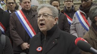 Retraites: Mélenchon appelle au 