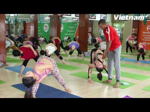 Video Giáo viên dạy Yoga 