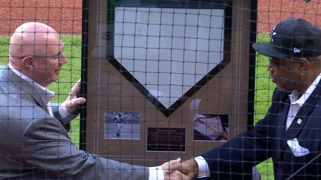 TEX@HOU: Astros recognize former member Bob Watson